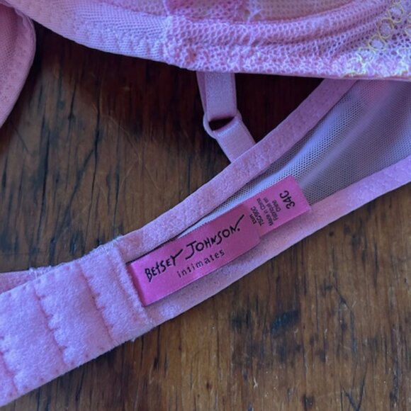 Vintage Betsey Johnson Pink Lace Bra 34C NWT - Picture 6 of 6